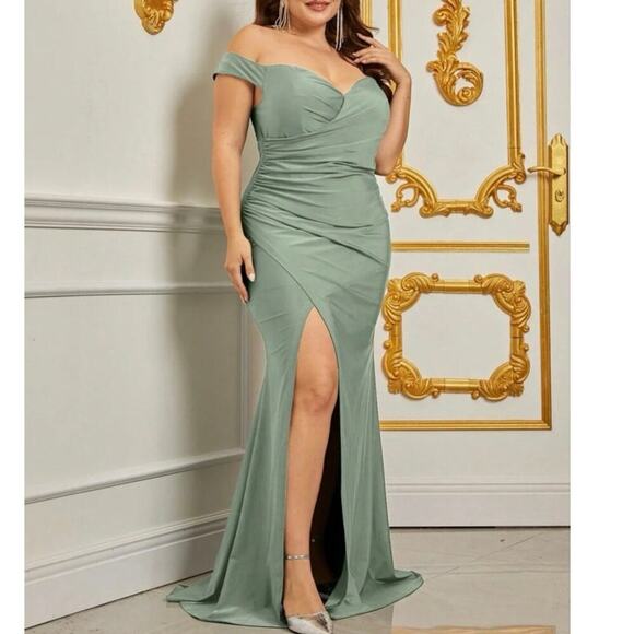 Faeriesty Plus Off Shoulder Ruched Wrap Hem Slit Gown, Green, 1XL - Picture 7 of 7